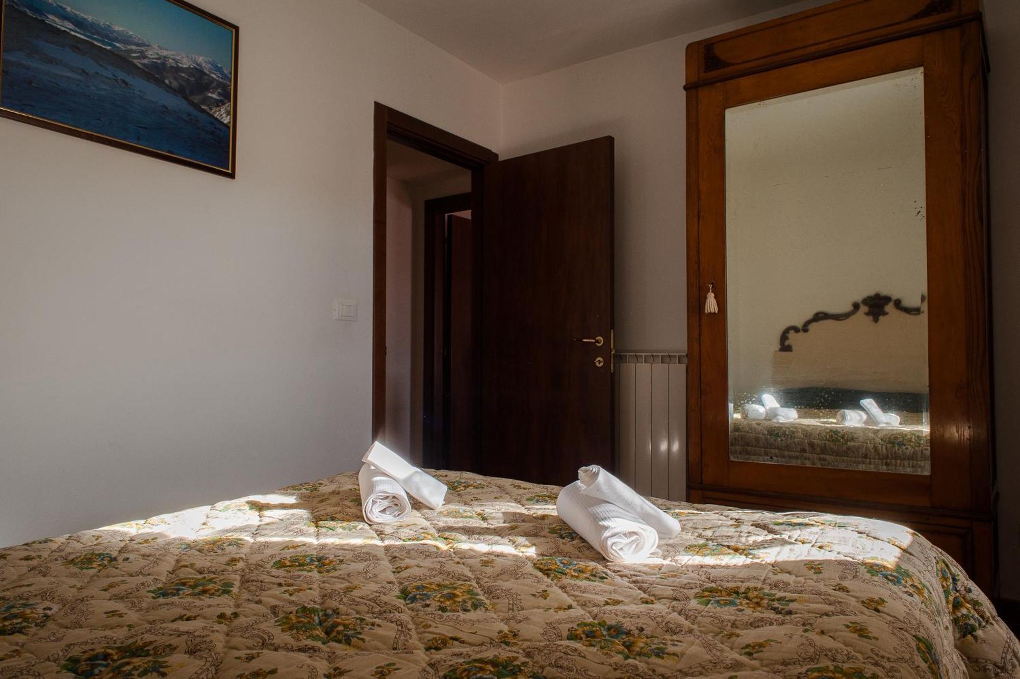 Casa Ladyhawke Apartment Santo Stefano Di Sessanio Luaran gambar