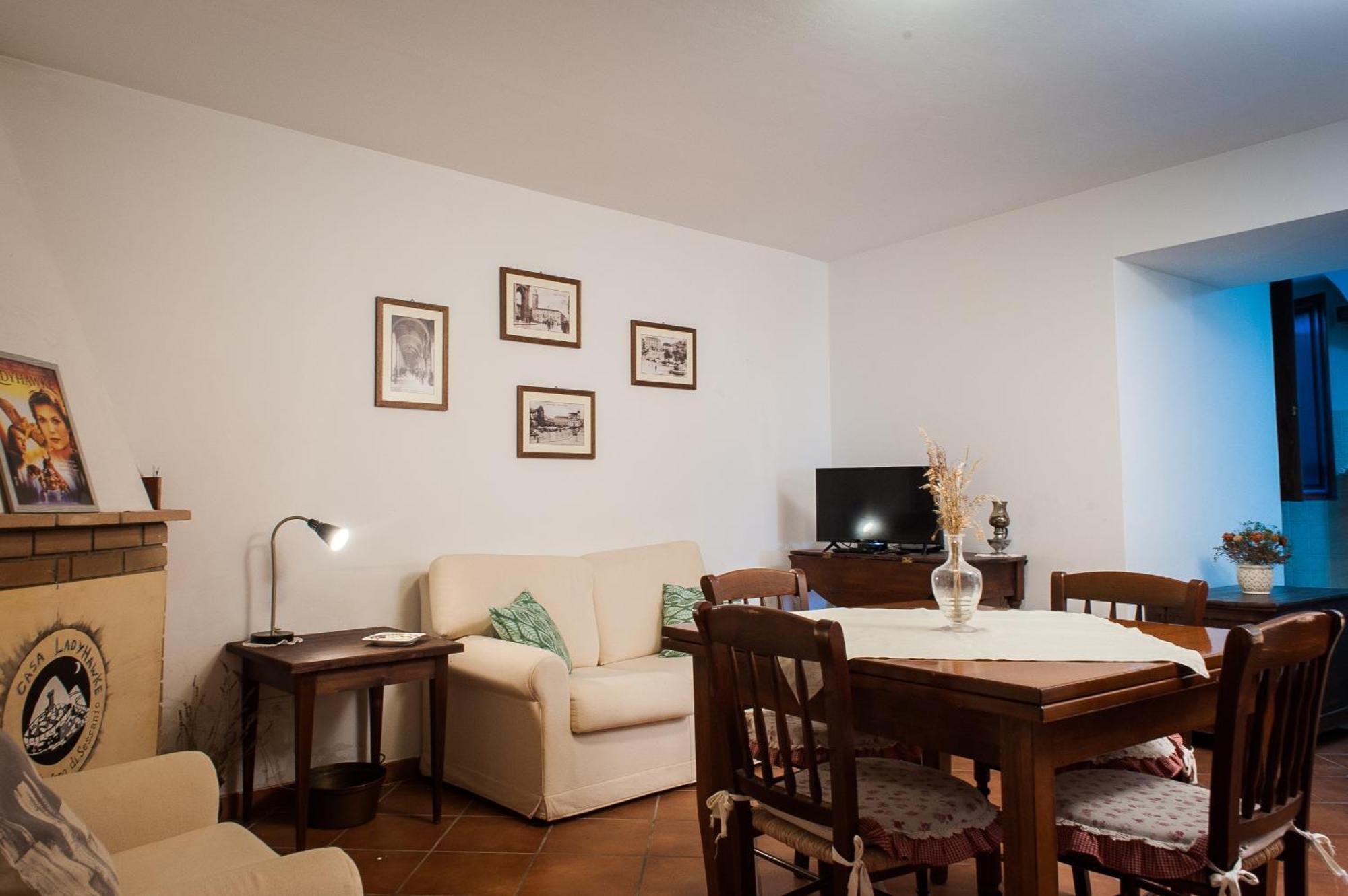 Casa Ladyhawke Apartment Santo Stefano Di Sessanio Luaran gambar
